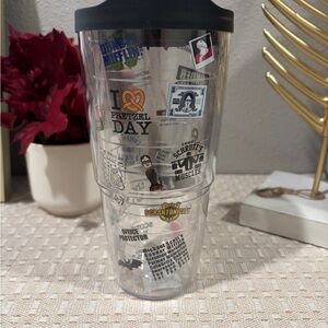 Dunder Mifflin 24oz Tumbler with Lid